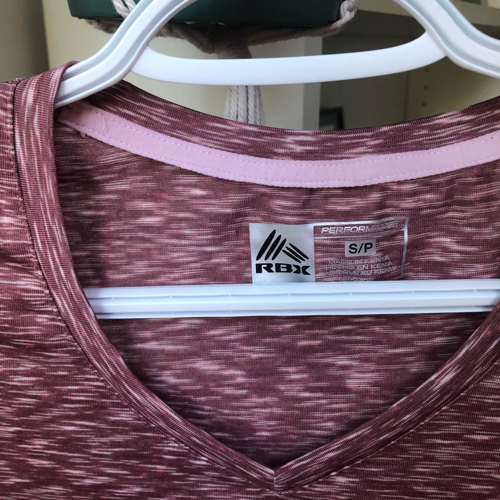 Workout top - Picture 2 of 2